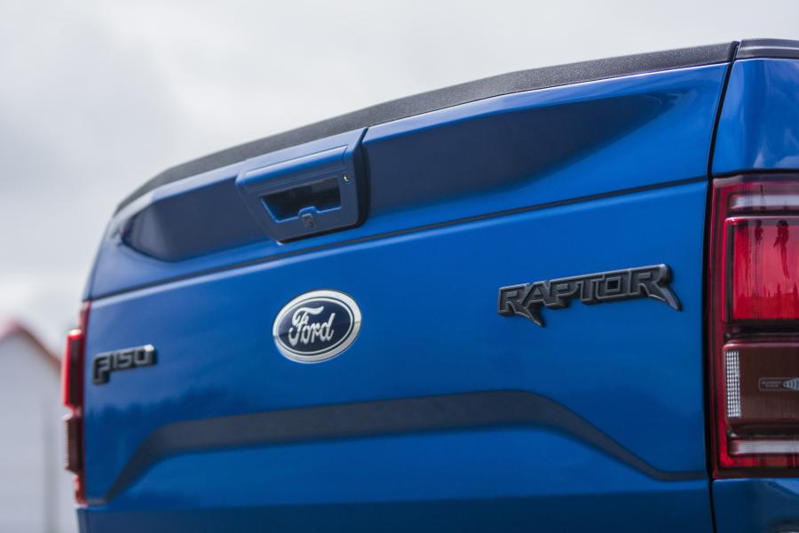 Логотип Ford F-150 Raptor 2016 года  (фото 4 из 39)